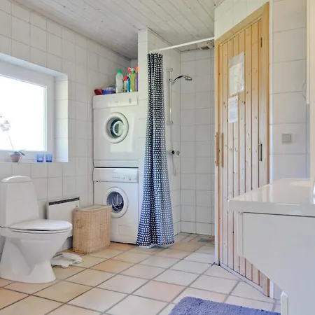 Hvedemarken Sjolund I بيت للعطل